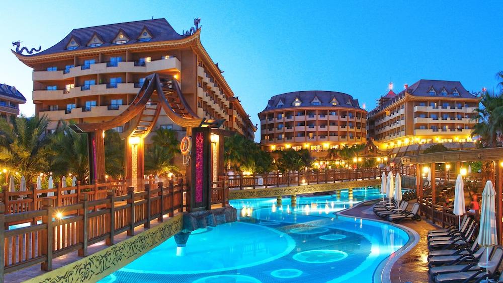 סייד Royal Dragon Hotel מראה חיצוני תמונה