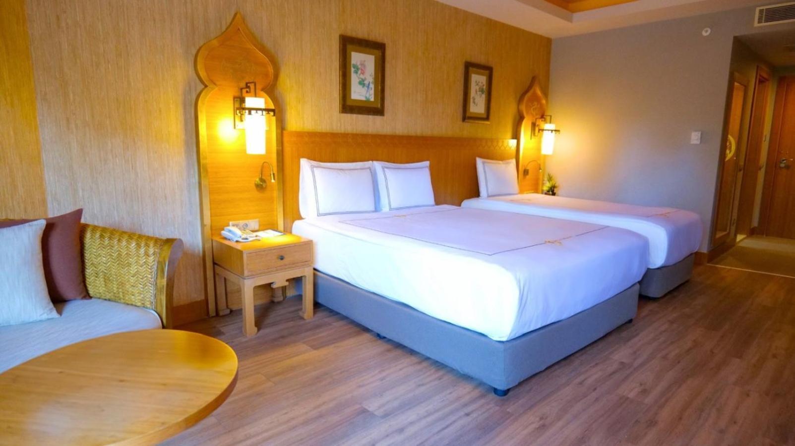 סייד Royal Dragon Hotel מראה חיצוני תמונה
