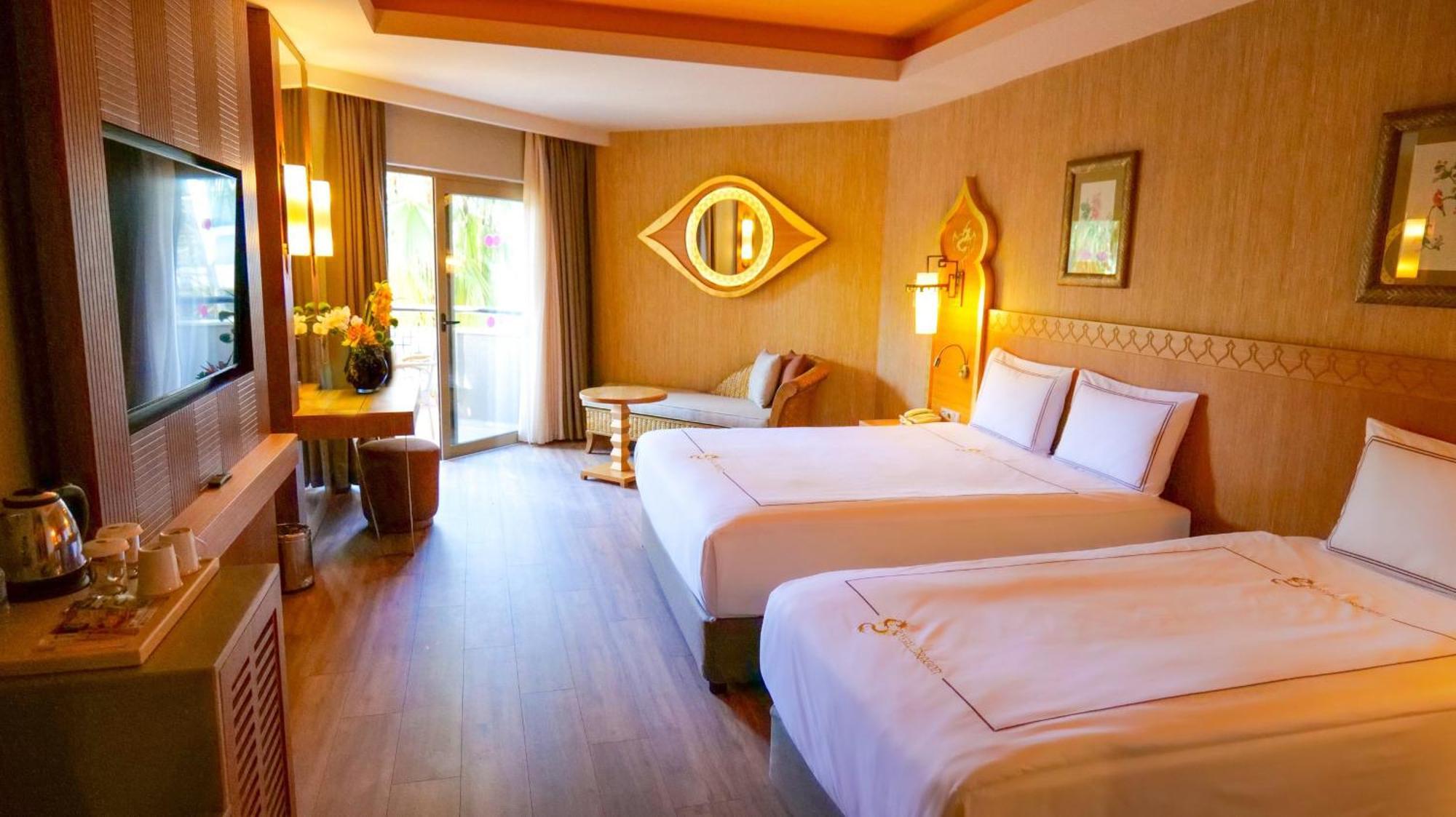 סייד Royal Dragon Hotel מראה חיצוני תמונה
