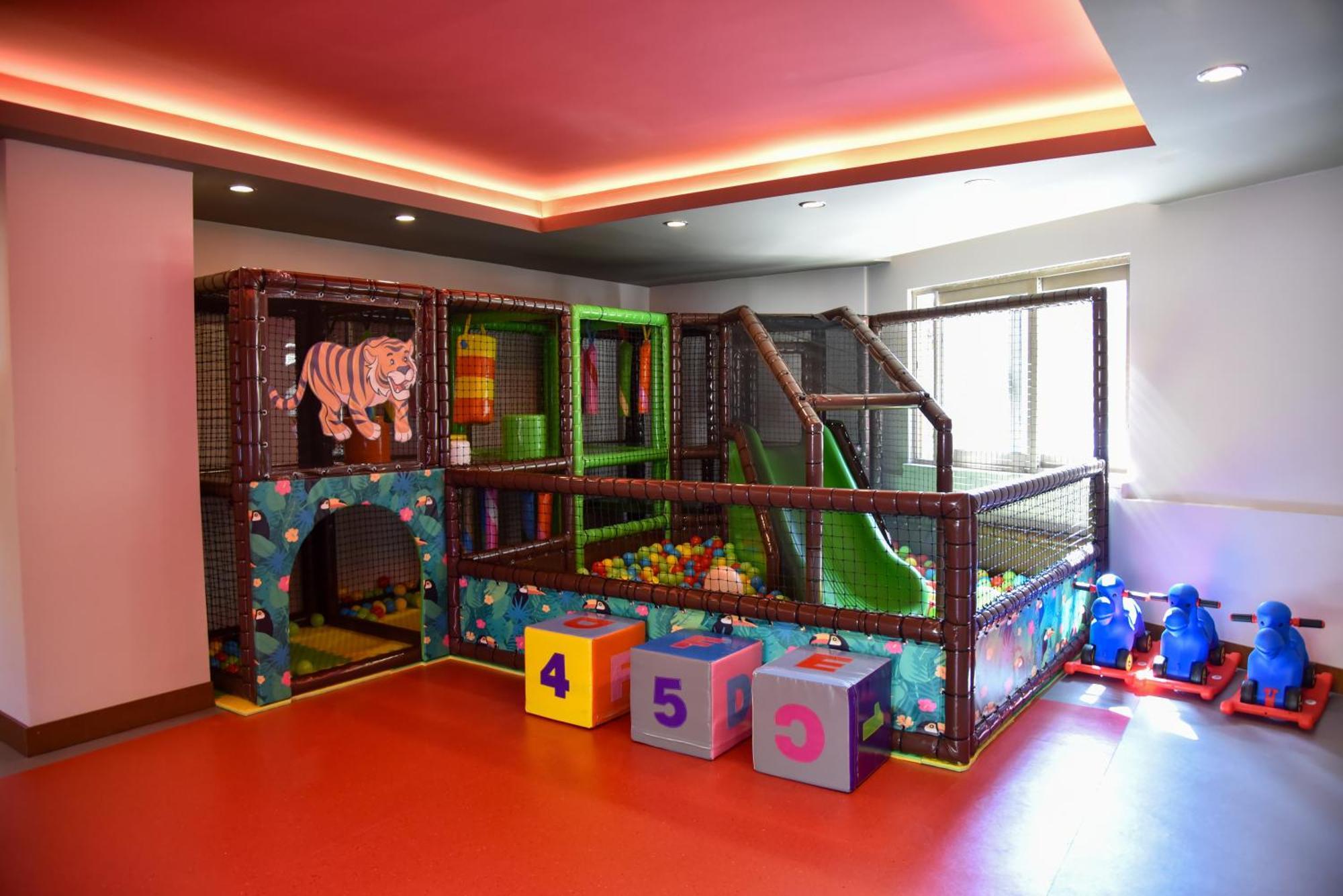 סייד Royal Dragon Hotel מראה חיצוני תמונה