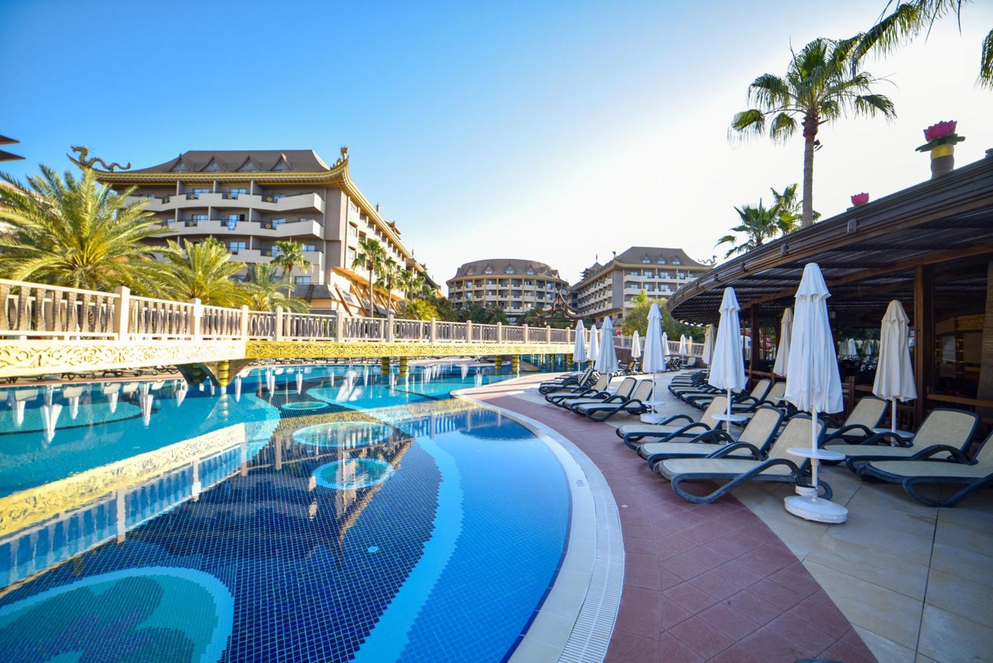סייד Royal Dragon Hotel מראה חיצוני תמונה