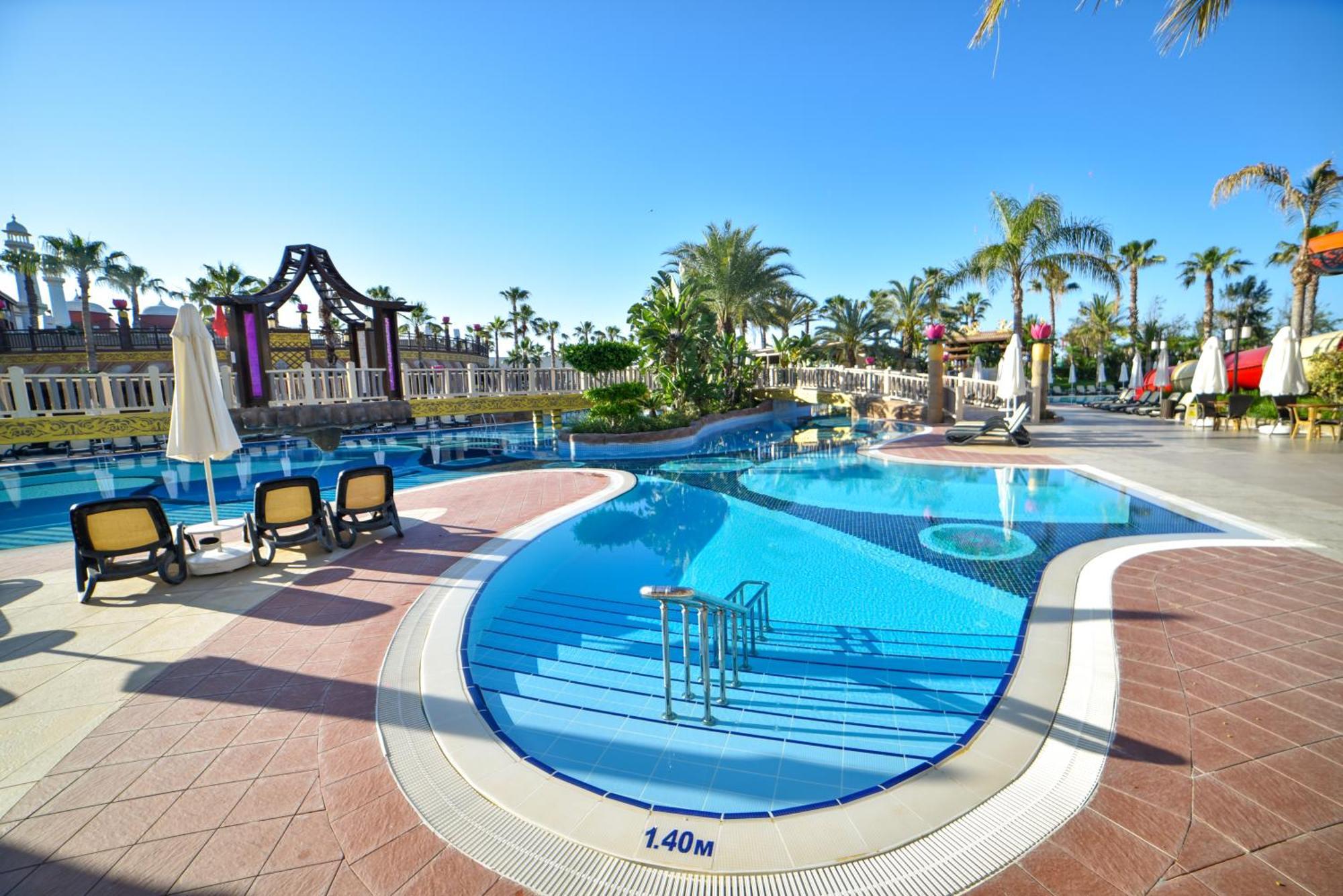 סייד Royal Dragon Hotel מראה חיצוני תמונה
