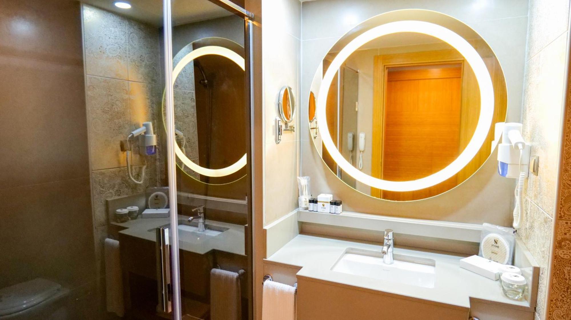 סייד Royal Dragon Hotel מראה חיצוני תמונה