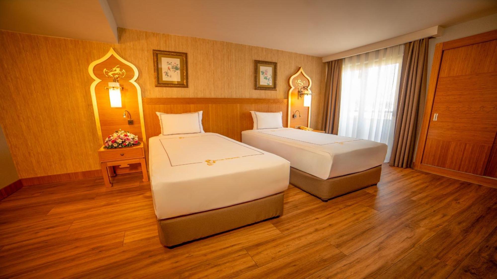 סייד Royal Dragon Hotel מראה חיצוני תמונה