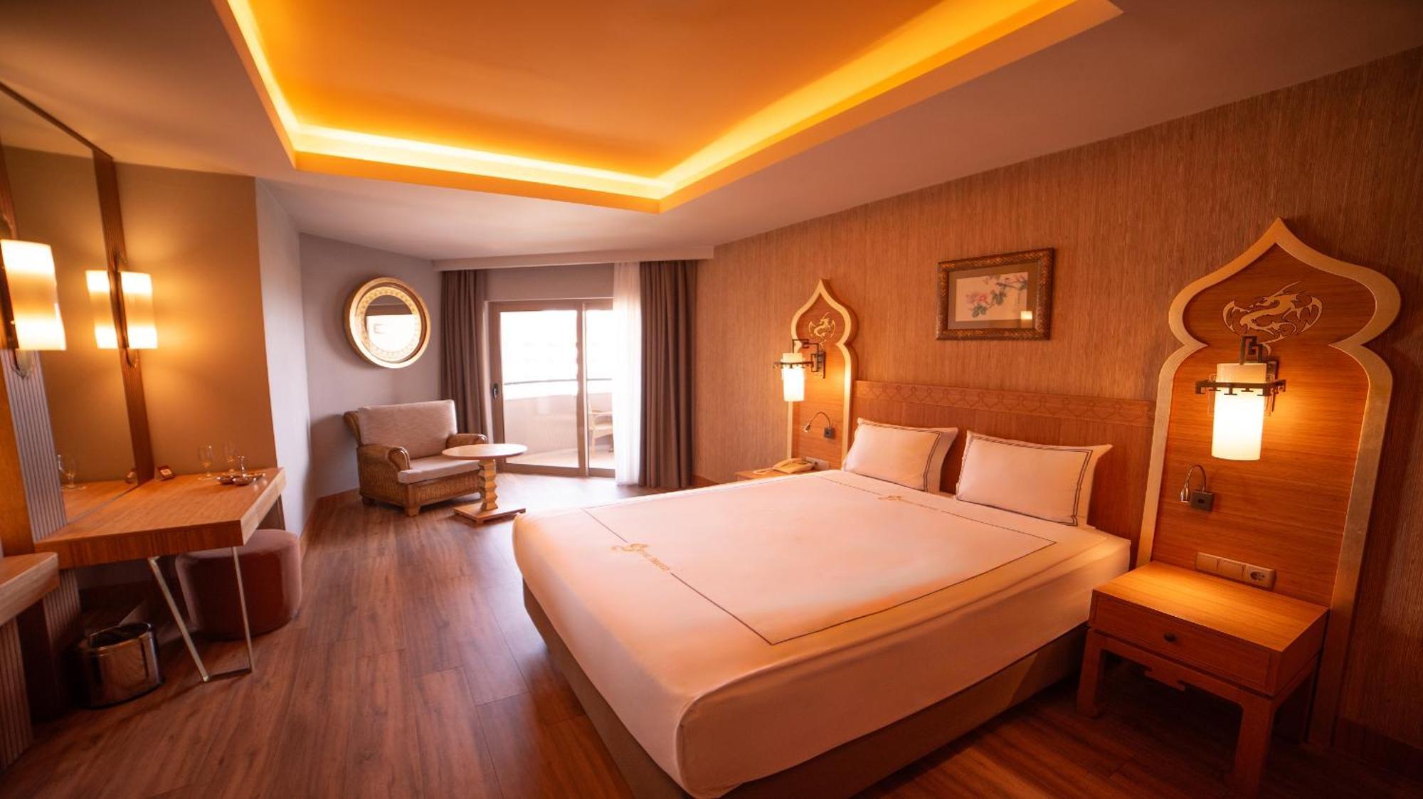 סייד Royal Dragon Hotel מראה חיצוני תמונה