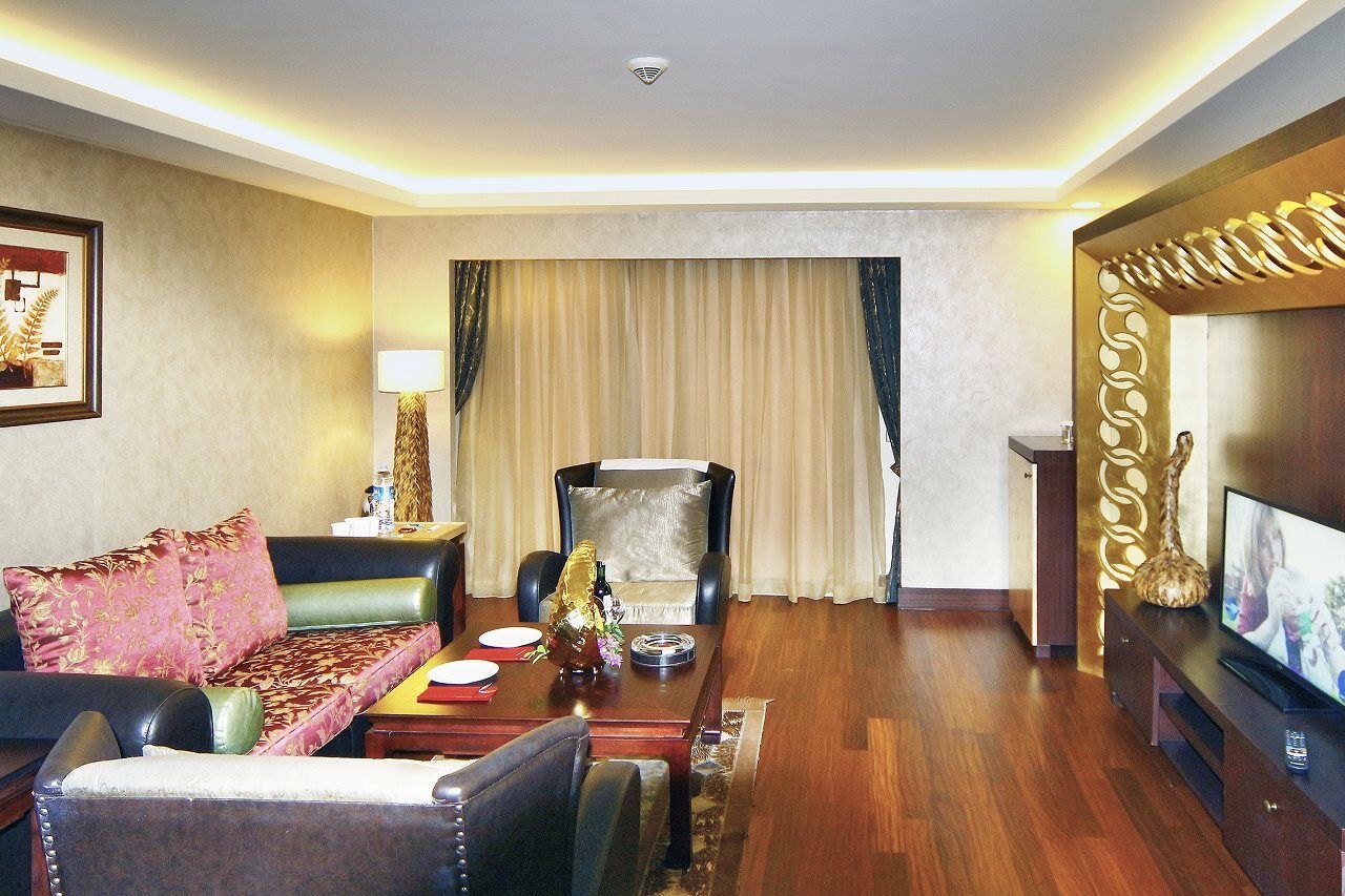 סייד Royal Dragon Hotel מראה חיצוני תמונה