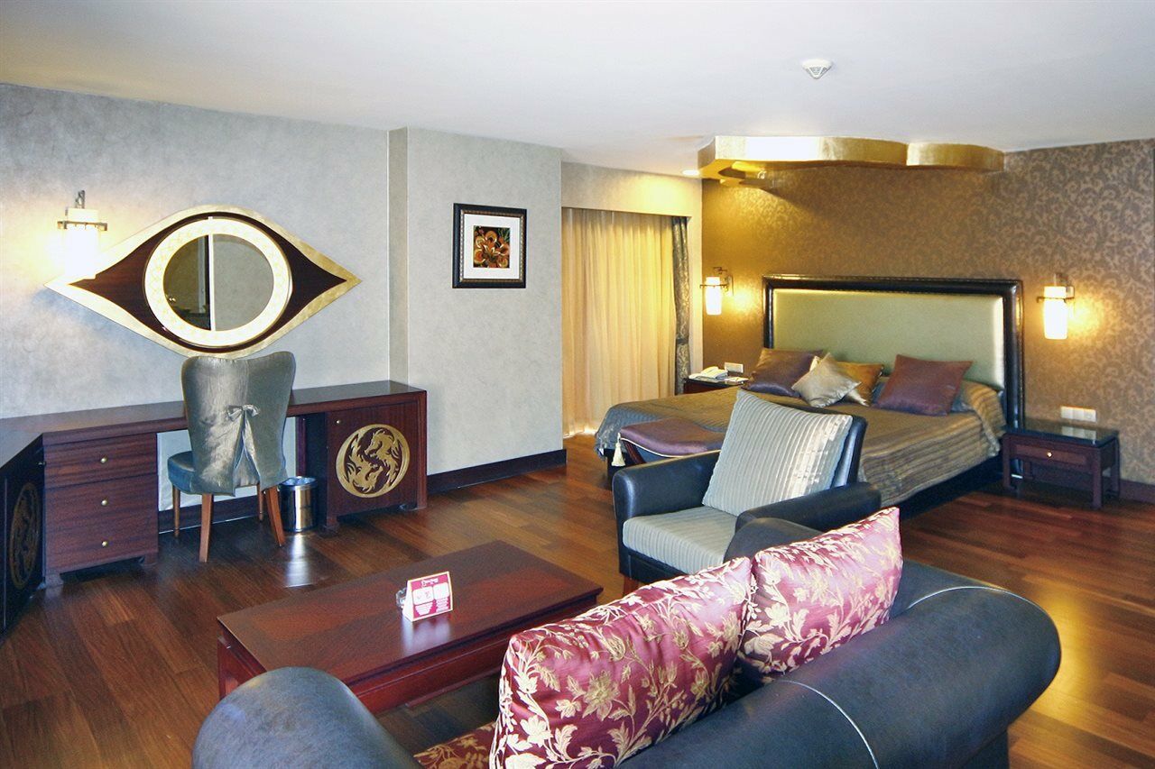 סייד Royal Dragon Hotel מראה חיצוני תמונה