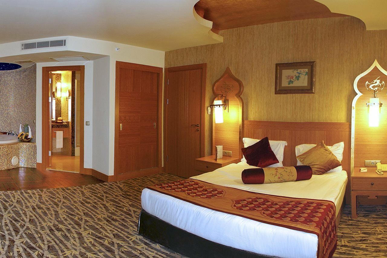 סייד Royal Dragon Hotel מראה חיצוני תמונה